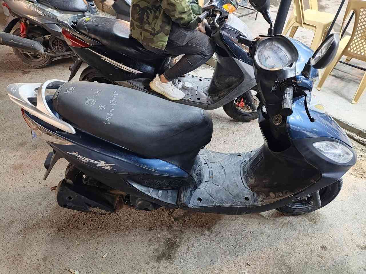 للبيع كامكو نكره سلف محرك ناعم كفرات ختم واحد دراجه بلاديه كهربايات شغاله السعر 475وبيها مجال العنوان الاعظميه شراي يتصل ***********
