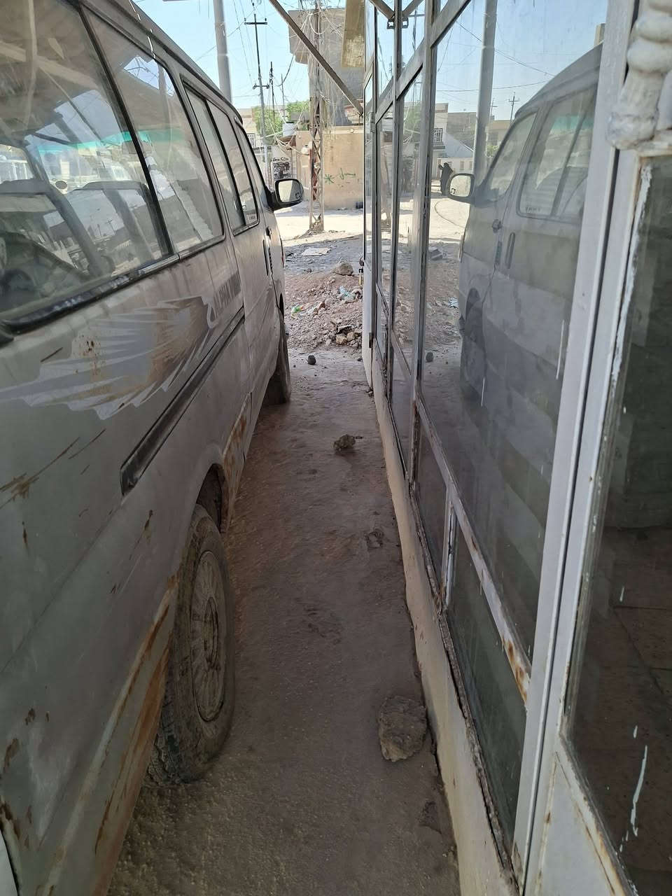 فوتون ٢٠١٠ للبيع سياره جاهزه كبل لشارع محرك وكير وأكسن خير من الله  كهربائيات كله شغاله سياره بلاديه بس جارده عليه غرامات مروريه وهيئه ٧٥٠ الف عل المشتري السعر ٢٥ وبي مجال حك الجيه الاتصال بالرقم ***********  العنوان حله
