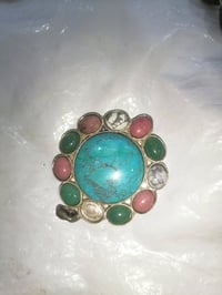 مگالد • احجار منوعه • اكسسوارات