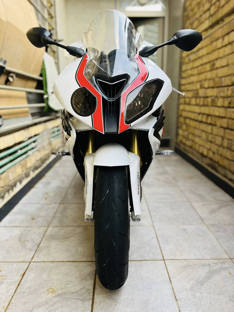 BMW s1000rr
موديل13 اصل 
ماشيه 27 الف حقيقي 
وارد امريكي حادثها كفر ومبدل اصلي بالخارج دراجه مكفوله كفاله عامه وجديده كلش
بيع او مراوس بتي ماكس 17 وفوك 
مكاني واسط 
***********
