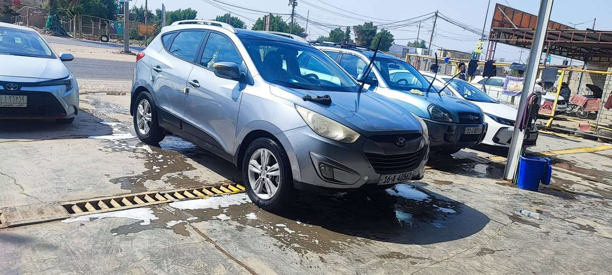 توسان 12 مكفولة ماعدا قبق الجنطه صبغ فقط والباقي كله مكفول  السعر 130

***********
