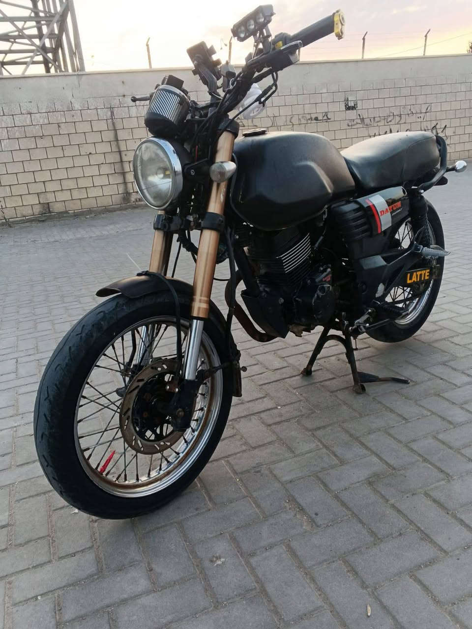 السلام عليكم دراجه دايون لايتي رقم وسنويه بأسمي تحويل مباشر دراجه بيهه صوت بصفحه ال كلجات سعرهه مليون و700 وبيهه مجال بسيط ***********. واتساب فقط
