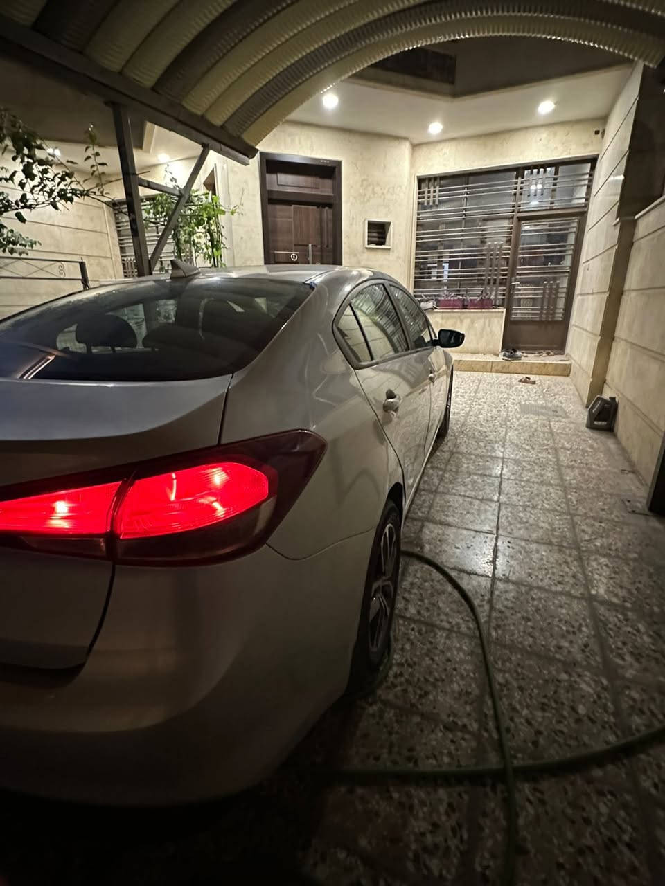 سلام عليكم
فورتي 2018 وارد كندي
 محرك 2000 دوش كير أوتوماتيك حادثها باب وجاملغ السايق ونص تكمه بدون دواخل رقم انبار جديد 
فول مواصفات:

تدفئة تبريد ثلج
ويل كب
ثلاث اوضاع قياده 
ECO,NORMAL.SPORT
شاشه كاربلاي واندرويد اوتو
تدفئه ستيرن 
تحكمات ستيرن جهتين
كامره خلفيه
مانع انزلاق

السعر 120 وبيها مجال للشراي
رقم ***********
مكان سياره بغداد
