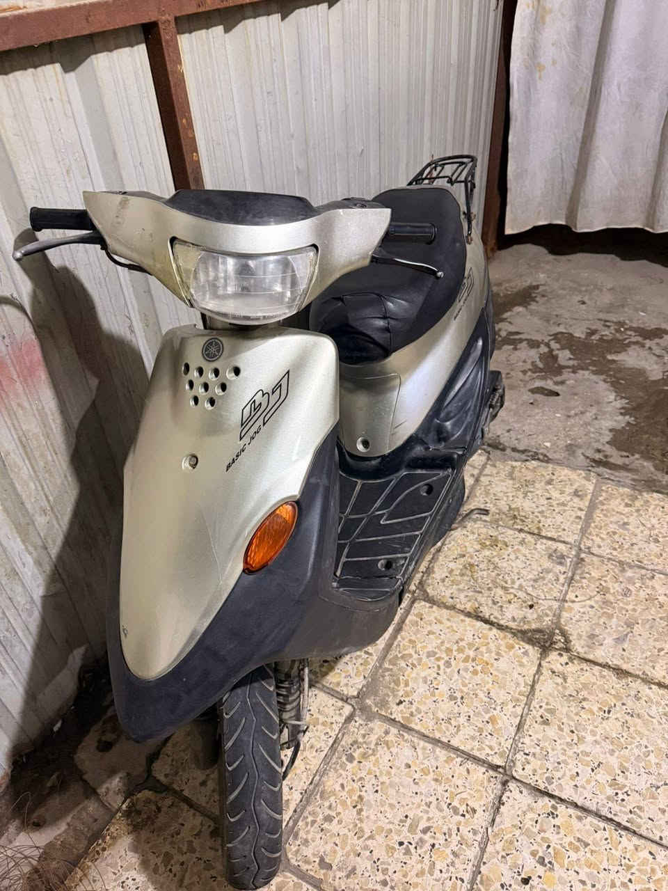 تسعه للبيع مكينة ما مفتوحه بلادية كهربائيات شغالة بس الاشاير لكدام هندر وسلف شغالات مكاني جمهورية ب350 وبيه مجال قليل***********
