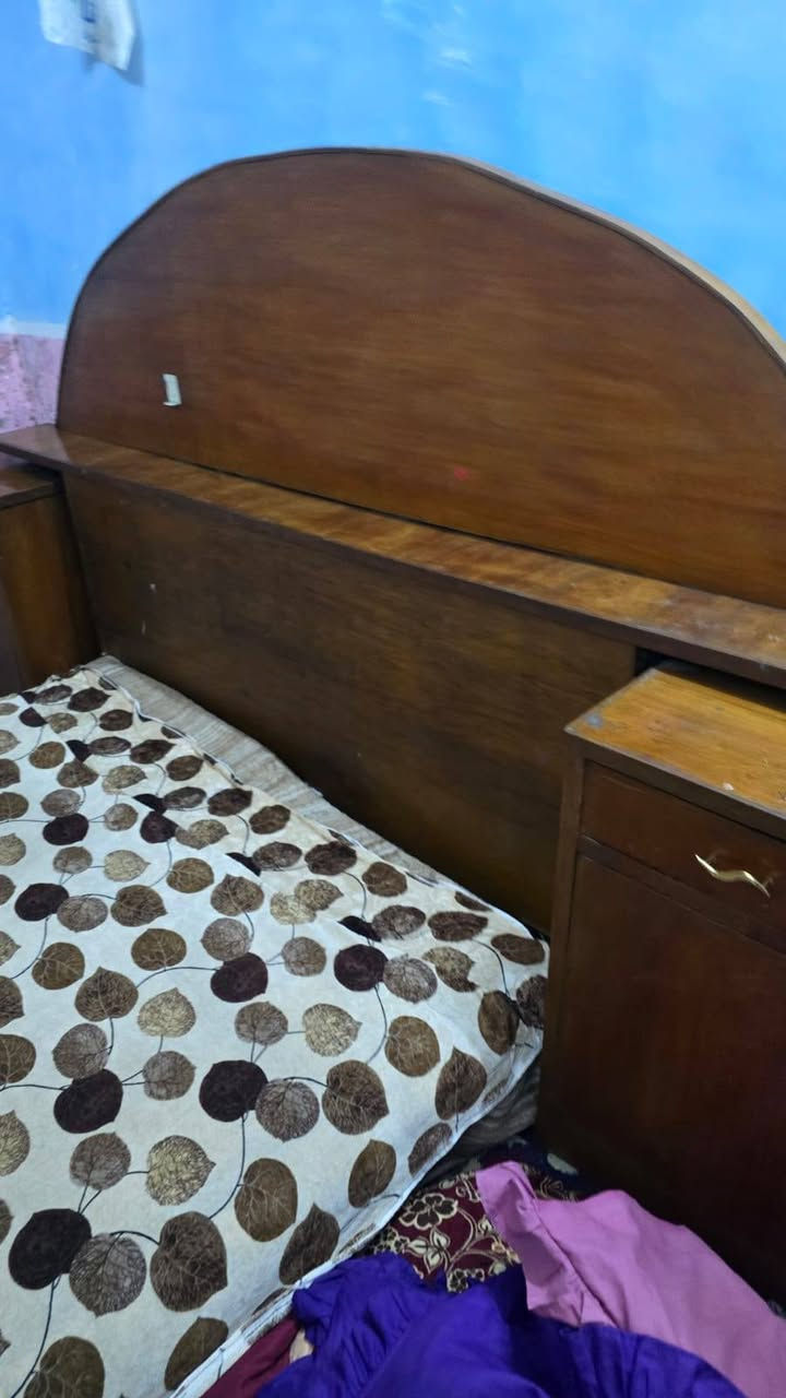 غرفه نوم عراقيه ٥ بوب ام ملحق سعرهه ٣٥٠ وبيهه مجال مكاني شيخ حمد طريق زملت حمدي مقابل وكيل عادل عبوو ***********
