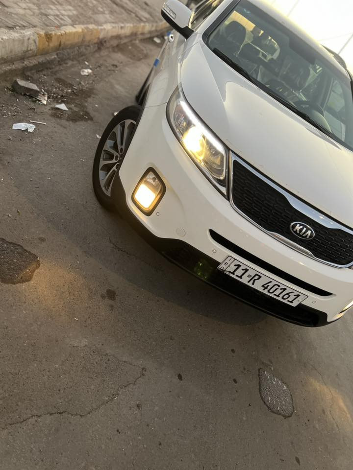 السلام عليكم
سورنتو موديل 2015 خليجي مكفوله سياره من صبغ وضربه وتبديل كفاله 
مواصفات السياره..
بصمة أبواب عدد ٢ 
حساس امامي+خلفي 
كامره خلفيه 
مكينة ٦سلندر ٣٥٠٠ 
ترحيب 
كشن كهرباء 
٣ قطع تبريد 
تبريد شاشه 
اضائه ليزر في الابواب  نضام ECO و ٣ انظمه قياده كروس السرعه….سياره جديده جداً ماشيه ٦٠ الف حقيقي تخم تاير جديد سبير مانازل العدة كلها موجوده رقم بغداد دولي هزه جديده سياره على أيد وحده مكينه وكير وتبريد وحداديه كفاله عامه
مكان السياره بغداد
رقم الهاتف ***********
….
