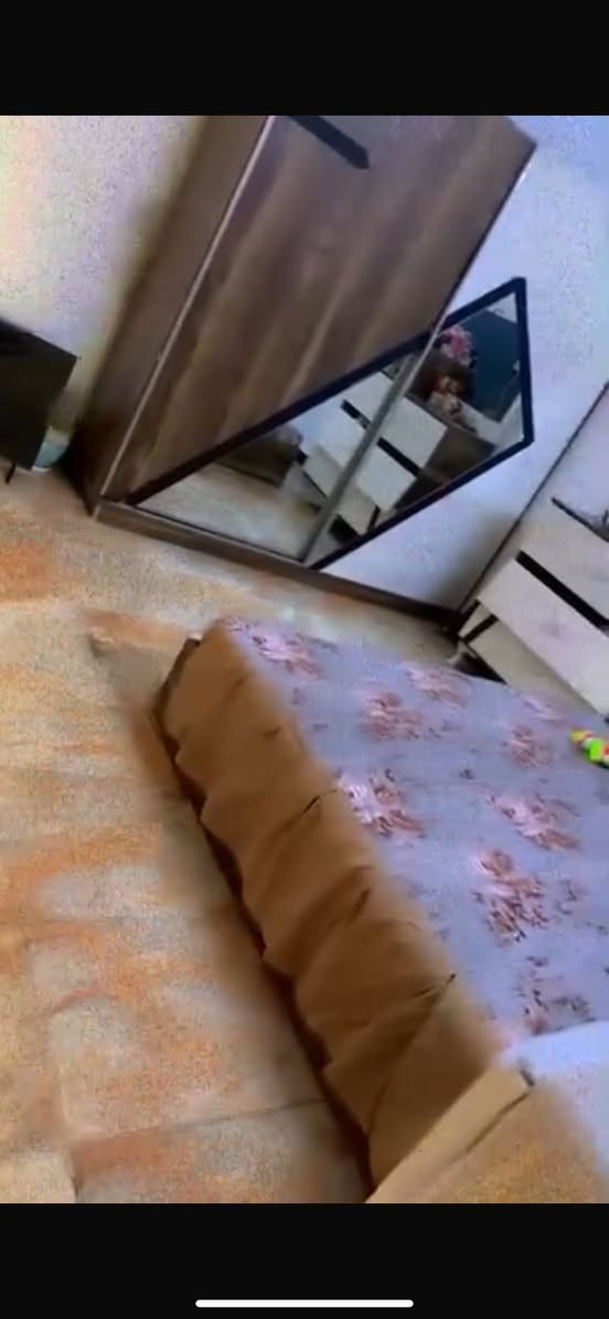 سلام عليكم غرفه نوم 5 قطع تركية للبيع  275 مكاني بغداد البياع


**إذا كنت صاحب هذا الإعلان وتريد حذفه لأي سبب، رجاءا أرسل رسالة إلى الدعم الفني**