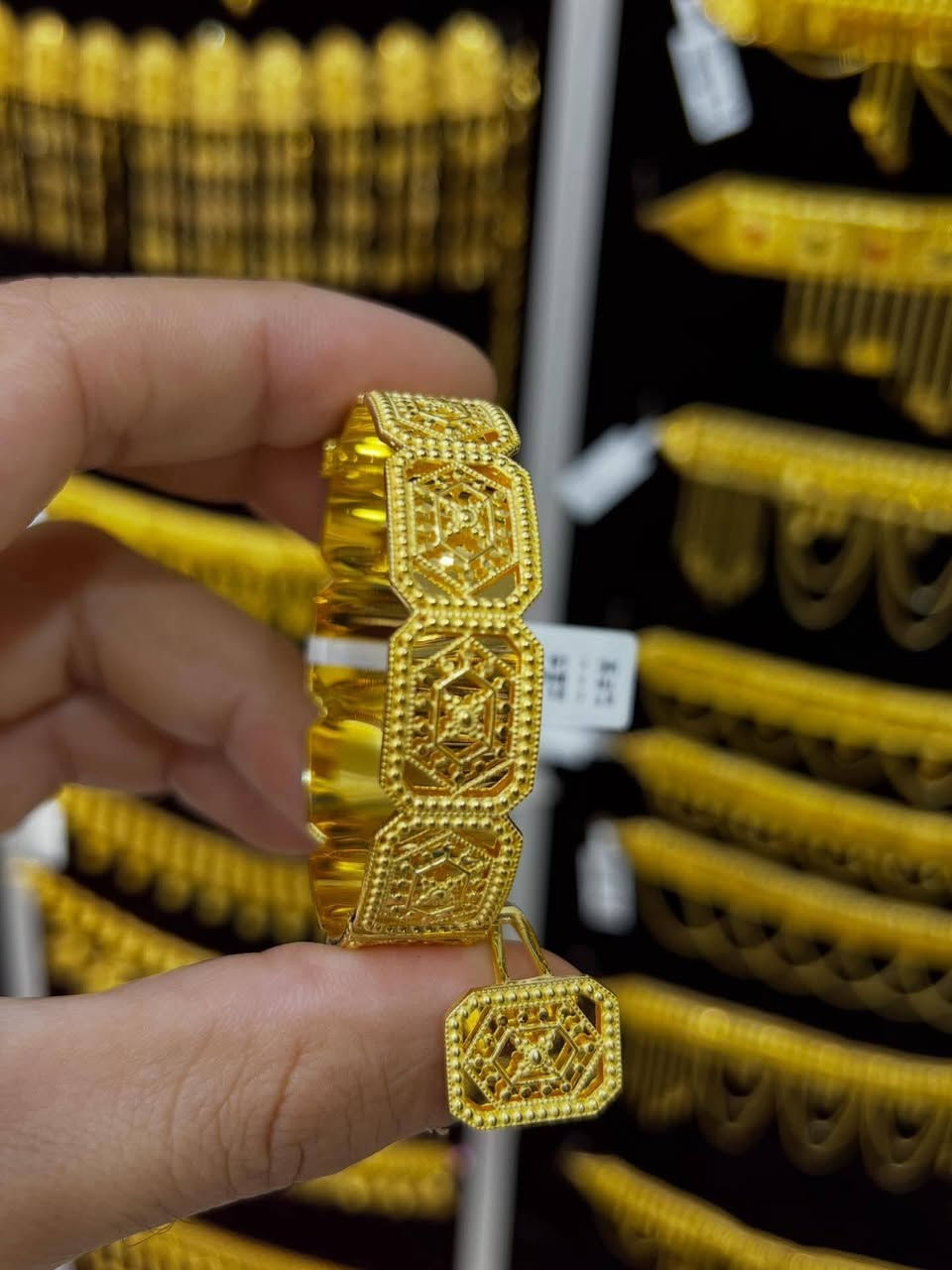 بيع الذهب يالتقسيط المريح في داخل النجف و بغداد فقط للاستفسار التواصل عبر خاص الصفحة


**إذا كنت صاحب هذا الإعلان وتريد حذفه لأي سبب، رجاءا أرسل رسالة إلى الدعم الفني**