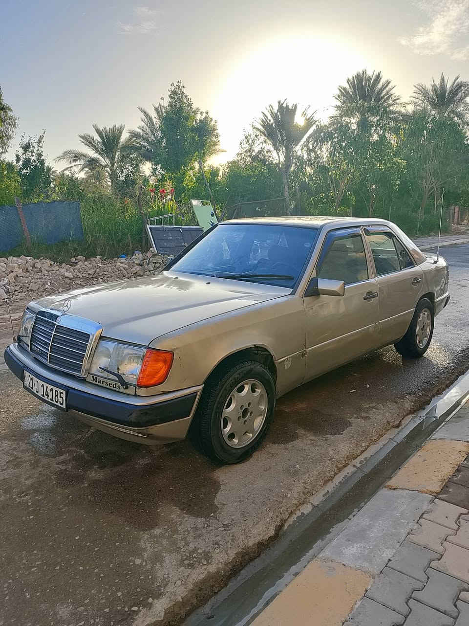 السلام عليكم 
للبيع فقط السعر 37
مارسدس دب مديل 88 محدث 91 رقم سليمانية بشرط تحويل غرامة سنوية جديدة لغاية 2029 محرك وكير بطة 3000vvt بشرط لا تبخير لا تنقيص كيرها جديد مبدل بعدة بضمان مكفولة من ضربة قوية كهربائيات شغالة كاملة منضومة زينون عدسة جديد تبريد كامله داخلها بلادي دوشمه قماش 4 جام شغال كيجات شغالة سيارة مابيها اي نقص تراي وين ميعجبك مكاني ديالى السعدية ***********
