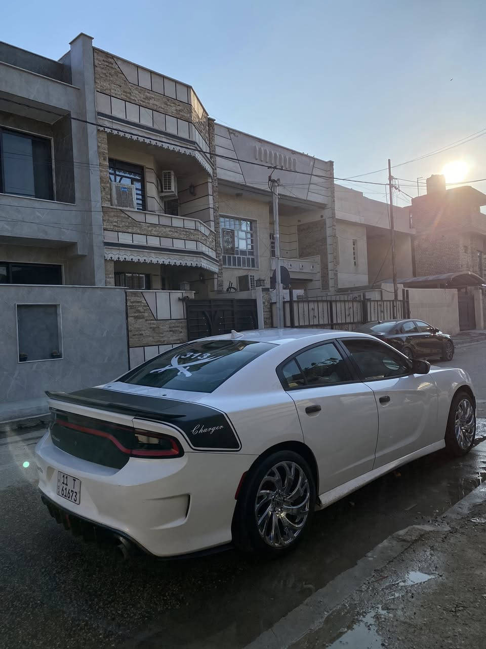 جارجر بسعر مناسب او مراوس
2016 اصل بسمي 
رقم بغداد الدولي سعرها 149 ورقه
حادثها باب السايق والجاملغ الخلفي فقط 
محرك 5700 وبيها منضومة مال غاز يعني انسه الصرفيه مكينه وكير بل كارتون
كير الف بوليسي طيران 
سياره فورويل وملغي يعني تو ويل
كاردن همات توني شاده 
سياره بيها ويلكب 20 اصلي
مكاني بغداد الدوره رقمي ***********
