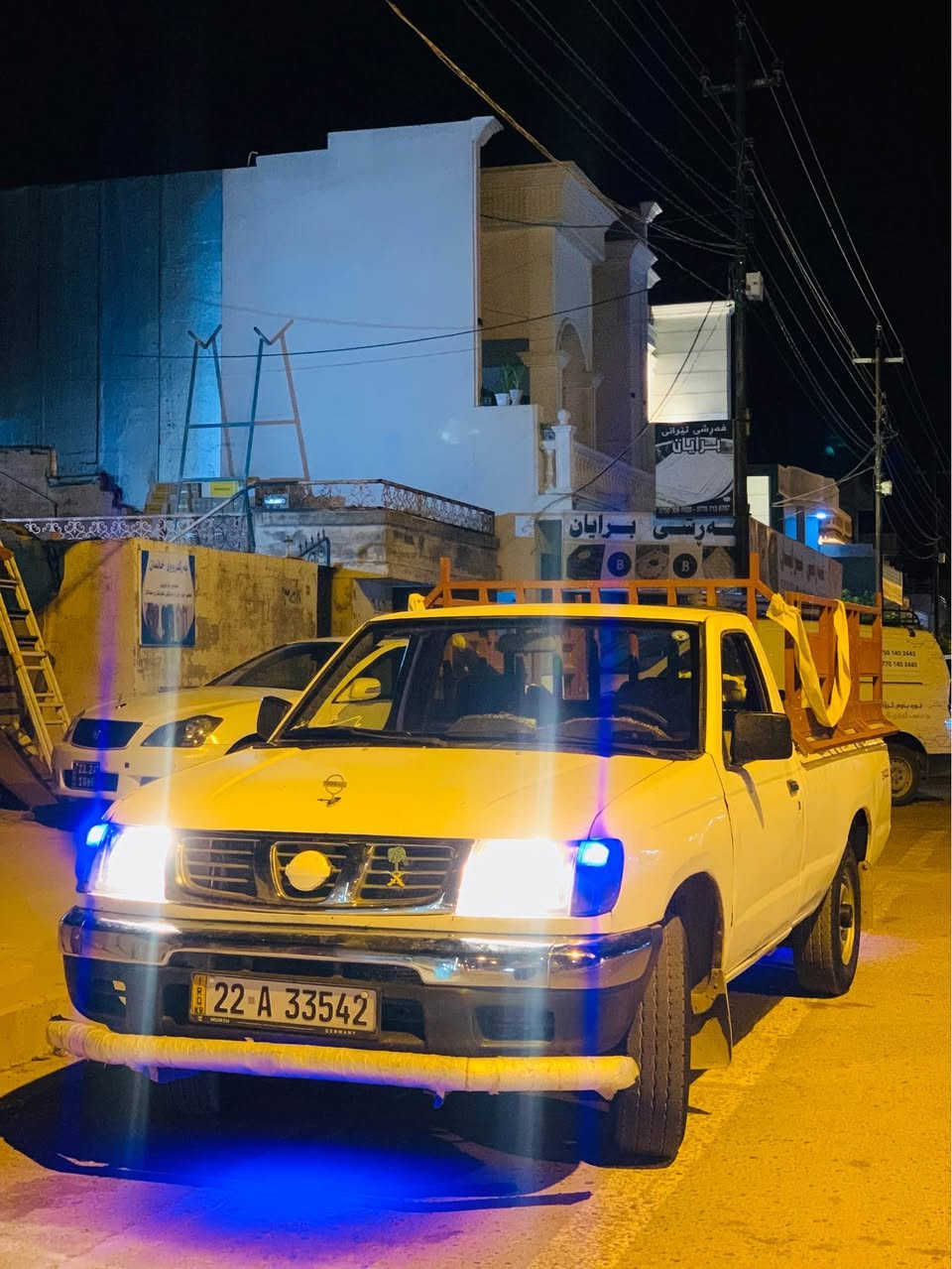 سەرەتا بەناوی پەروەردگار 
نیسان پیکاب ٢٠٠١ مەحەسەن پاوەر و تەبردە 
 سەیارەیەکی جوان و پوختە هی ماڵی خۆمە 
 بۆیاغ سێ بستی بچووکی هەیە بێ دەعم بێ لێدران
سیستەم غاز و بەنزینە   سیستەمی لۆکی هەڵدراوەتە سەر
 سەنەوی٢٠٣٠نوێیە بەشەرتی غەرامەو تەحویل 

لە نزیک ڕانیەم بۆ پەیوندی کردن
*********** رانية, السليمانية
