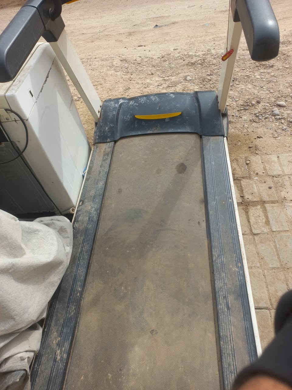 جهاز جري مال قاعات الحجم الجبير شغال عل فحص العنوان بغداد الحبيبه السعر7 أوراق وبي مجال رقم***********
