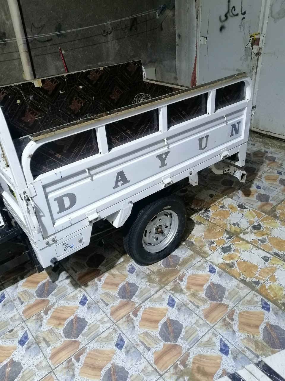 السلام عليكم ستوته 23 طالعه ب24 أوراق اصولي ومكفوله محرك مامفتوح سعرها 2300 وبيها مجال حك الجيه مكان كرمه بني سعيد ***********
