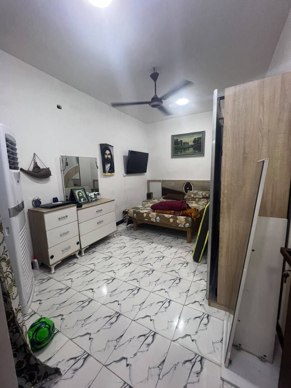 اسلام عليكم
مشتمل للبيع بشعب حي سومر بشارع المدارس/مساحه 70/واجهه 3.5/نزال 20/تفاصيل المشتمل/طرمه صغيره/استقبال/حولي/مطبخ/خدمات/3غرف مع خدمات/للاستفسار مكتب الشعب للعقار باداره ابو ريحانه الهاتف ***********
واتساب ***********
