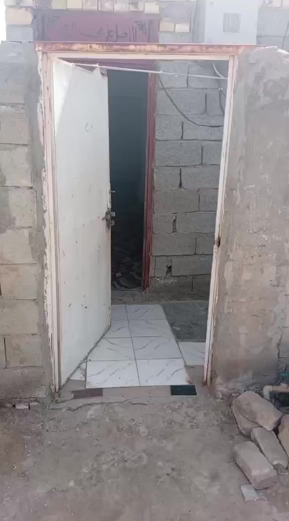 بيت للبيع 160 متر الديوانيه حي الشرطه  زراعي  ب12 وبي مجال رقم ***********
