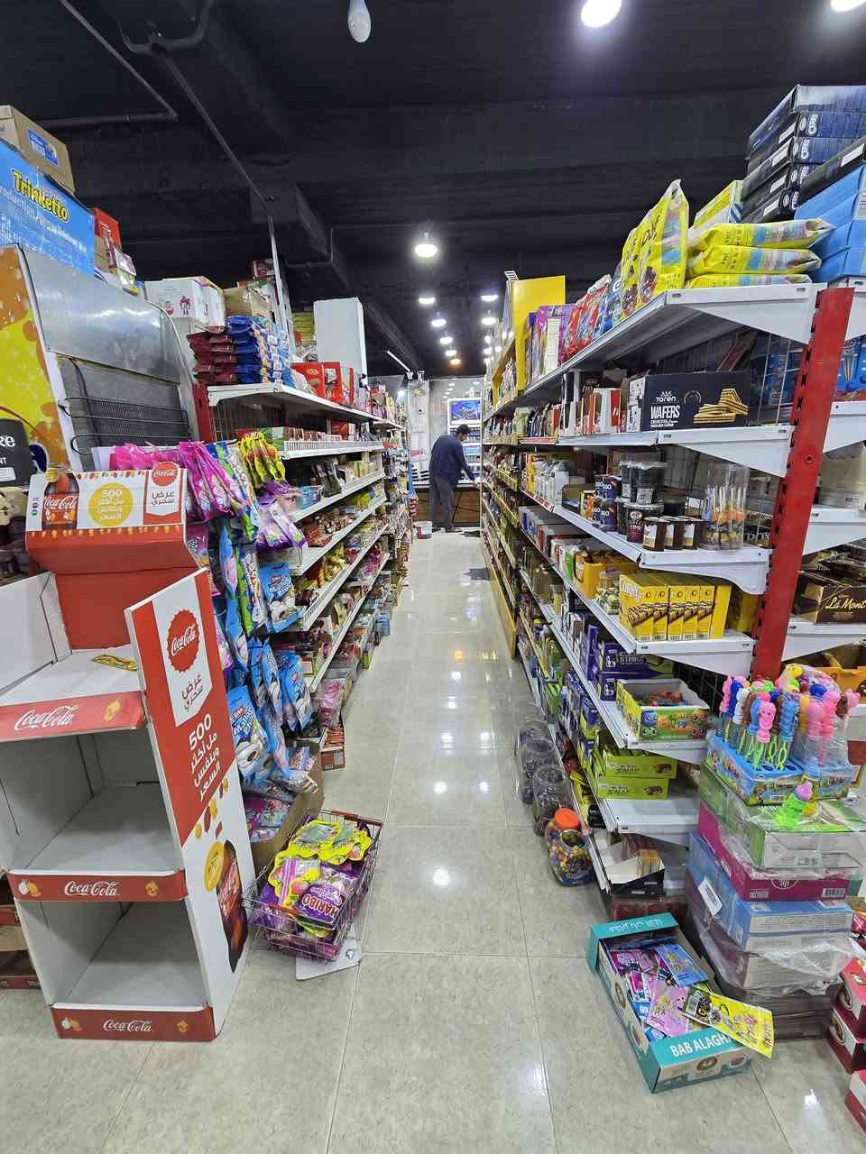 السلام عليكم**
🔥 سنتر متكامل للبيع – جاهز للعمل فوراً 🔥
لعدم التفرغ
✔️ طابقين (غذائية + كوزمتك ومنظفات)
✔️ مساحة كل طابق 250 متر
✔️ تجهيز كامل (عارضات + كاشير + كاميرات)
✔️ 36 كاميرا مراقبة + شاشات
✔️ مخازن + غرفة إدارة + تواليت
✔️ مكيفات سبلت
💼 مشروع شغال ومتكامل ما يحتاج أي نقص
📍العنوان: البصرة _ ابي الخصيب_ حمدان*
📲 للتواصل خاص


**إذا كنت صاحب هذا الإعلان وتريد حذفه لأي سبب، رجاءا أرسل رسالة إلى الدعم الفني**