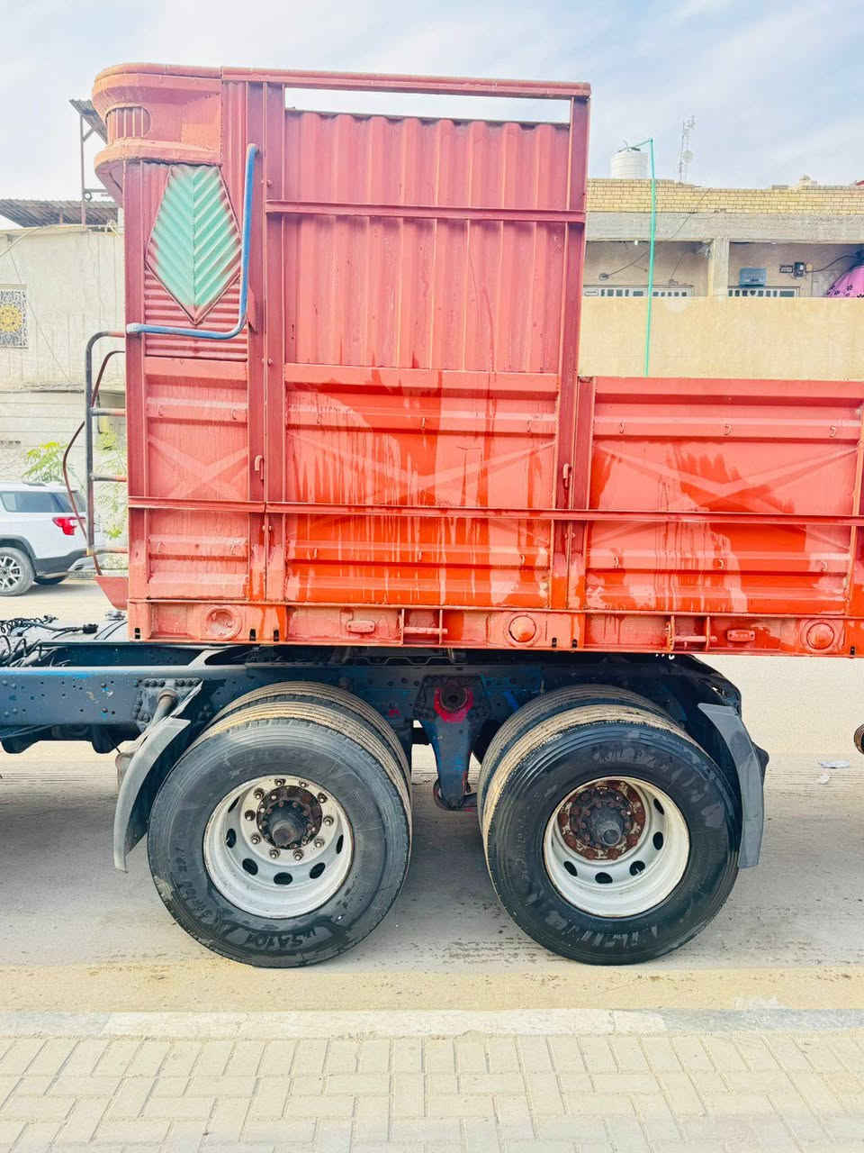 للبيع عريانة بيهة تحويرة السعر 35ورقة الشراي يتصل على الرقم التالي *********** مكاني بصرة قرب ساحة سعد
