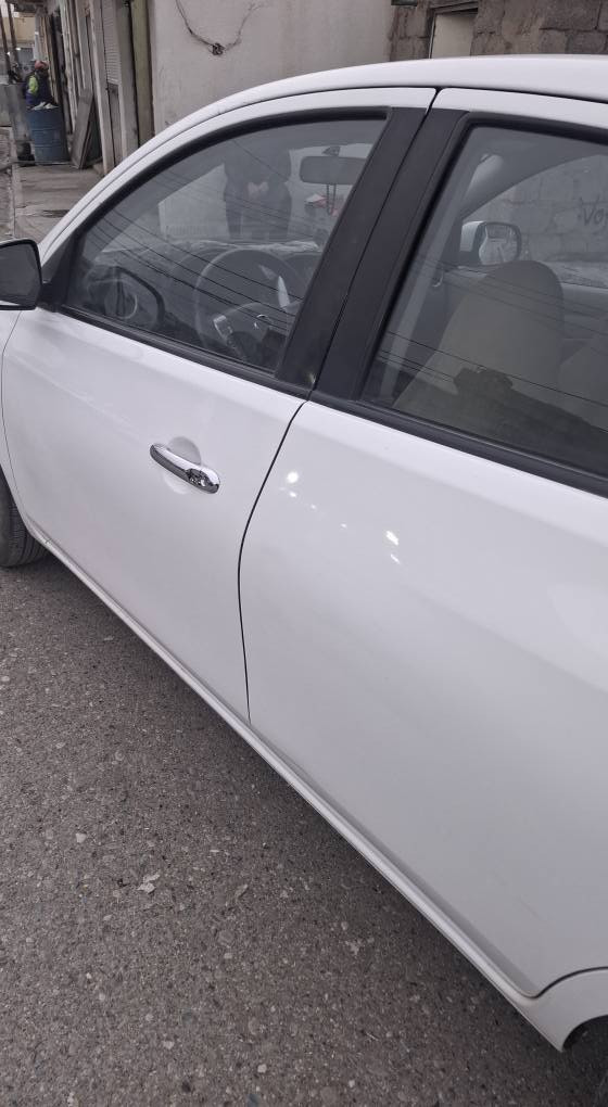 نيسان لاكشمي باي 
مؤديل ٢٠١٩
سبوخ ي نيه دوو بست ساردة كوت 
پﯾشو پشت كهپس ليداني نيه
سةنةوي تا ٢٠٢٨ نوية 
بةناو كردنو دارو بةرد بةشةرت 
گير و مةكينة بةشةرت تةقةو رةقة بةشةرت بؤني شةريكةي لي دي مالي دؤستة ناو دةري لةسةر دةقي شةريكة 
ژمارةي موبايل *********** أربيل, العراق
