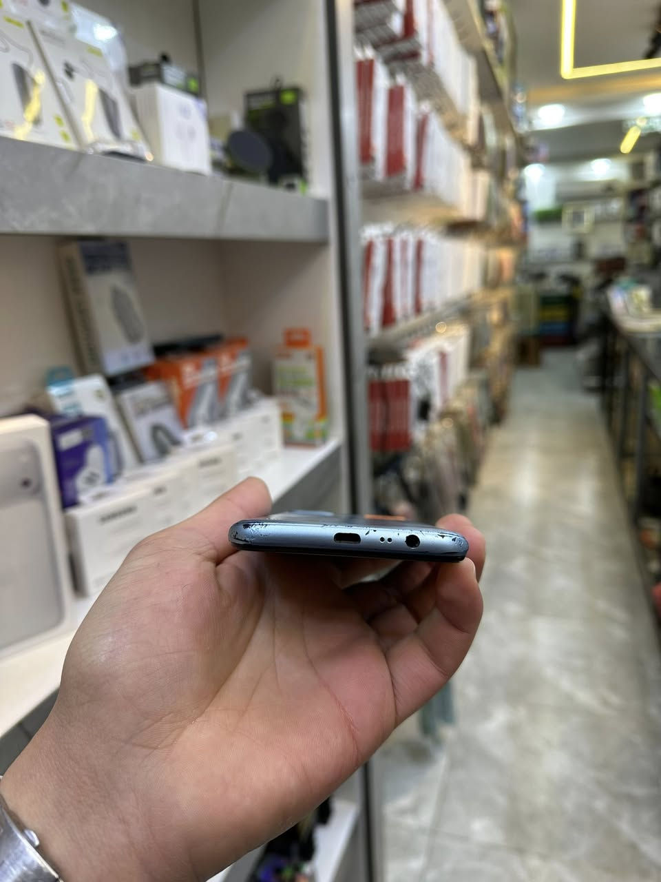 بلاش بلاش 🔥
.
بسم الله الرحمن الرحيم 
.
Realme c21y
.
الذاكرة 64G رام 4G
.
بي فطر بال كلاس ما مأثر كلشي عال شاشة والشاشة شرط الاصلية ما مبدلة الجهاز لا مفتوح ولا مبدل بي شي 📍⁉️⁉️
.
العنوان : موصل حي سومر / مكتب عرفة 
.
***********
