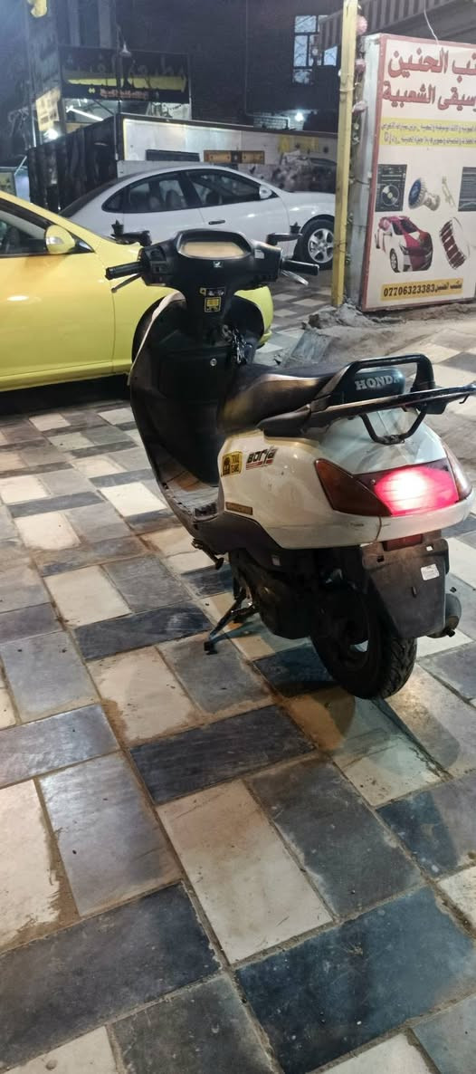 للبيع سبيسي ياباني دراجه بلاديه سلف هندر عداد كله شغال سعر ٤٥٠ الف راقم ***********
