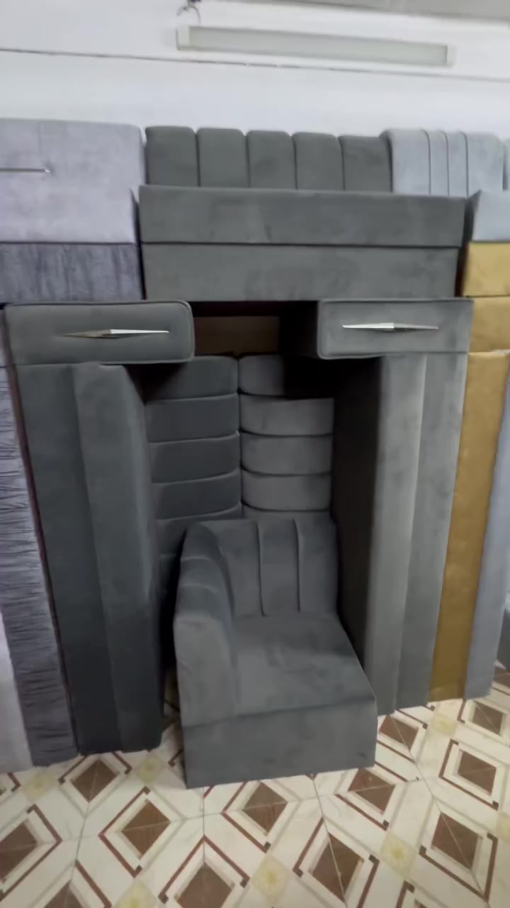 تخم ديوان 11مقعد مو عشره تفصال شغل درجه أولى ضمان تاخذ مو من هذا السوكي الخفيف كوشات ويا متوفر بي ٣٣ مقعد الخاص مفتوح اتصال ***********واتساب المكان تقاطع السايلو تقاطع بيت سيد اربيع

