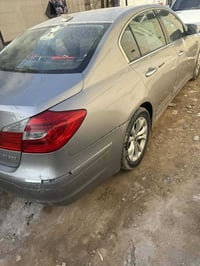 سياره جنسيزز موديل ١٢ محوره ففيتي اداوات مكصوصه سياره كامله حته تبريد ...