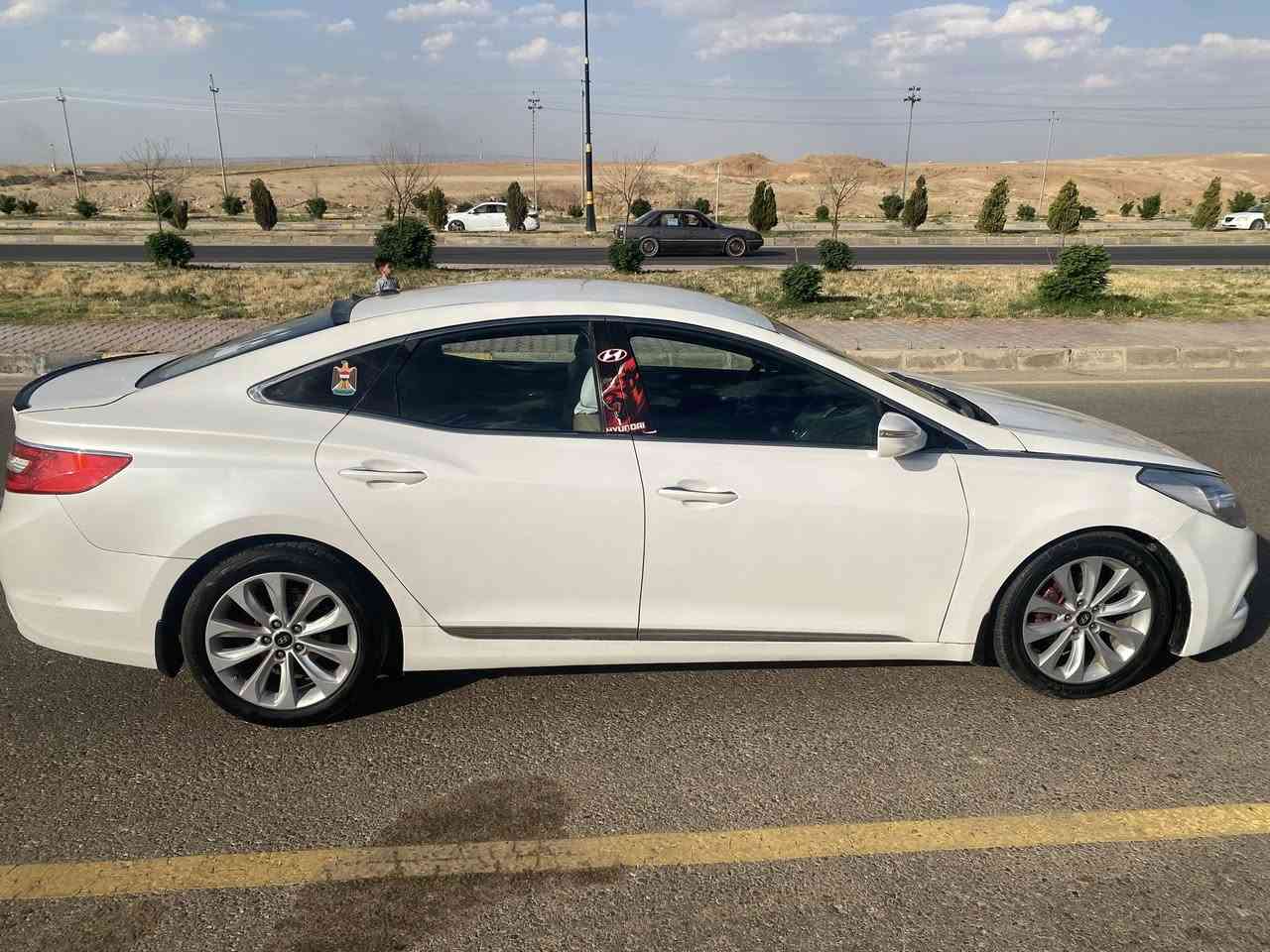سلام عليكم ازيرا للبيع ابيع صبق عام هيا مو عام بس اني ابيع عام شواصي شرط حوض شرط السياره كلها شرط مصرف ربع دينار متخلي عليها سياره مال جناي مكينه كير تبريد طخم كلو شرط السعر 94 وبيها مجال عنوان موصل يارمجه الشرقيه شراي اتصل *********** بي وتساب كورك ***********

