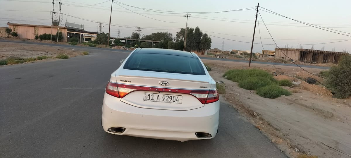 ازيرا موديل 2012 خليجي فوول واحد على واحد سنوية مكفولة كفالة عامه لاصبغ ولاتبديل ولافتح بأسمي السعر 115 قفل مكان السيارة ديوانية غير متواجد على الفيس الاتصال على ***********
