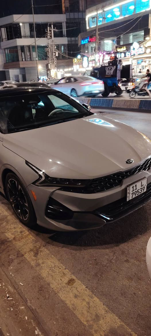 السلام عليكم
🔥 للبيع كيا K5 GT-Line موديل2021 🔥

📍 رقم بغداد 📍 الممشى: 90 ألف  فقط 📍 لون أسمنتي مميز 📍 دفع خلفي (AWD)

المواصفات: ✅ تشغيل عن بعد ✅ دخول ذكي وترحيب ✅ تنبيه اصطدام أمامي ✅ تنبيه مغادرة المسار ✅ كاميرا خلفية ✅ شاحن وايرلس ✅ منافذ USB ✅ مانع انزلاق ✅ مقاعد جلد  ✅ جام أوتو ✅ نظام مراقبة ضغط الإطارات (TPMS) ✅ شاشة تدعم Apple CarPlay و Android Auto ✅ مصابيح LED ✅ 5 وضعيات قيادة: SPORT / CUSTOM SNOW / SMART / NORMAL

🔹 السيارة ليبل واحد 🔹 حادث السيارة كسر بل دعامية ونفسهة مصلحيهة 🔹 اللغود والشاصي كفالة 🔹    (بجم كبس) 🔹 بدون دواخل 🔹 بيها بارد قطعتين خفيفات جداً

سيارة نظيفة ومواصفاتها عالية وجاهزة للاستخدام.

📲 للاستفسار واتساب: *********** 

💰 السعر: 17000 دولار
