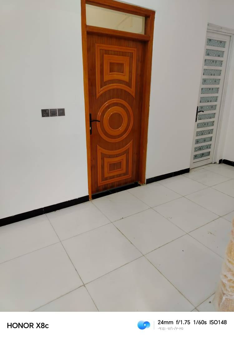 بيوت للبيع مساحة الواحد ٢٠٠ متر 
بناء متين : بلوك + صب كونكريت (جاهز للسكن فوراً)

📍الموقع : السبل الثانيه

✨مميزات العقار:
✔  تصميم حديث ومرتب
✔ موقع هادئ وقريب من الخدمات
✔ بناء حديث

📞للاستفسار والمزيد من المعلومات يرجى التواصل على الخاص ***********
