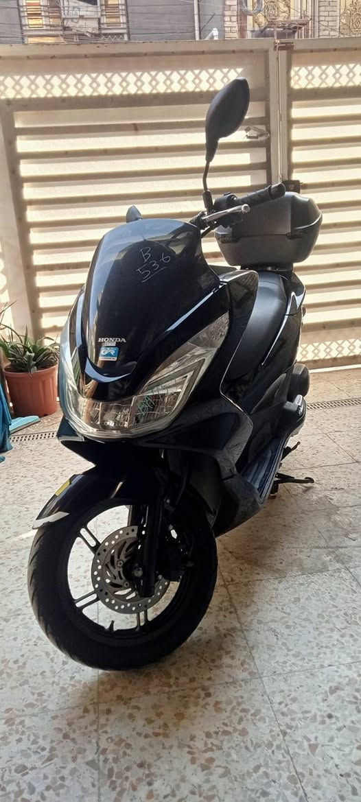 دراجه هوندا PcX الجيل الثاني ياباني رمبه jf. وكامله من كلشي وعلفحص.
المكان البلديات/***********.     السعر خاص 💯
