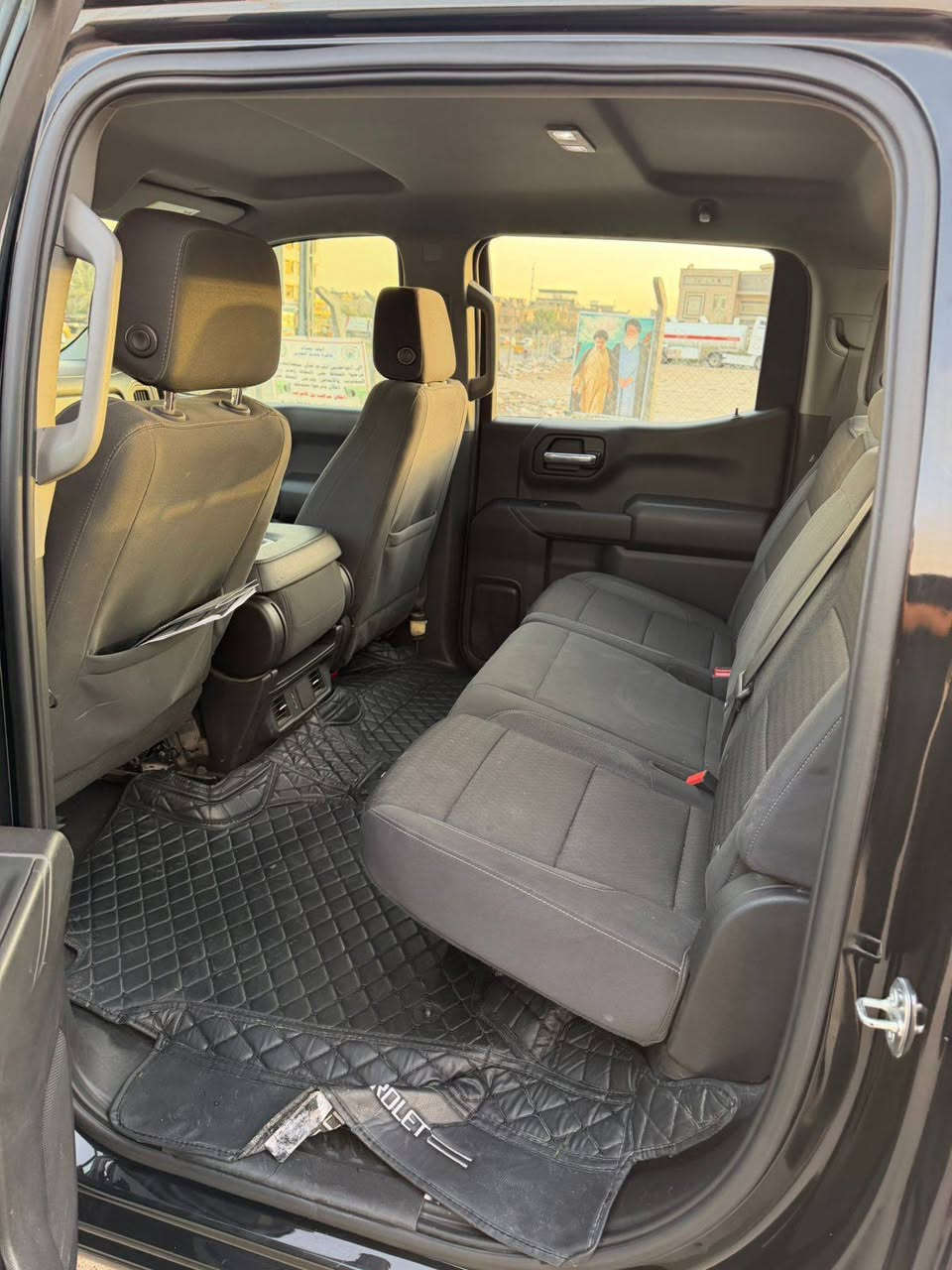 سلفرادو ٢٠٢٤ ماشيه ٣١ سياره جديده حادثه البدي الخلفي فقط مبدل نفس اللون وبيه صار صبغ إطار الجامه الخلفيه رقم اربيل باسمي ***********بغدادعارضها ٣٦٠ وبيه مجال
