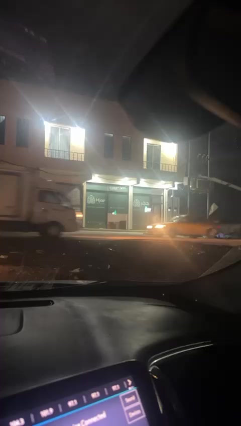 🟡قطعة للبيع في منطقة حي العباس مقابل معمل حسوني الطائي بمساحة 200م تباع كقطعة واحدة او قطعتين كل واحدة 100م الواجهة 20م والنزال 10م السعر 65 قابل للتفاوض 

🟢نستقبل طلباتكم وعروضكم العقارية للبيع او الايجار ليتسنى لنا خدمتكم بالسرعة الممكنة.

🟢للاستفسار يرجى مراجعة مكتب عقارات الجوهرة الكائن في حي الصدر تقاطع العسكري باتجاه حي العسكري قرب افران صمون بغداد الحديثة او الاتصال على الارقام الموجودة وسنكون بخدمتكم.

احمد الكناني ☎️ *********** وتساب
ستار ابو منتظر ☎️ *********** وتساب

🟢اذا كنت مهتم لمتابعة المزيد اضغط زر الاعجاب وتابع البيج لتصلك كل عروضنا الحصرية.
