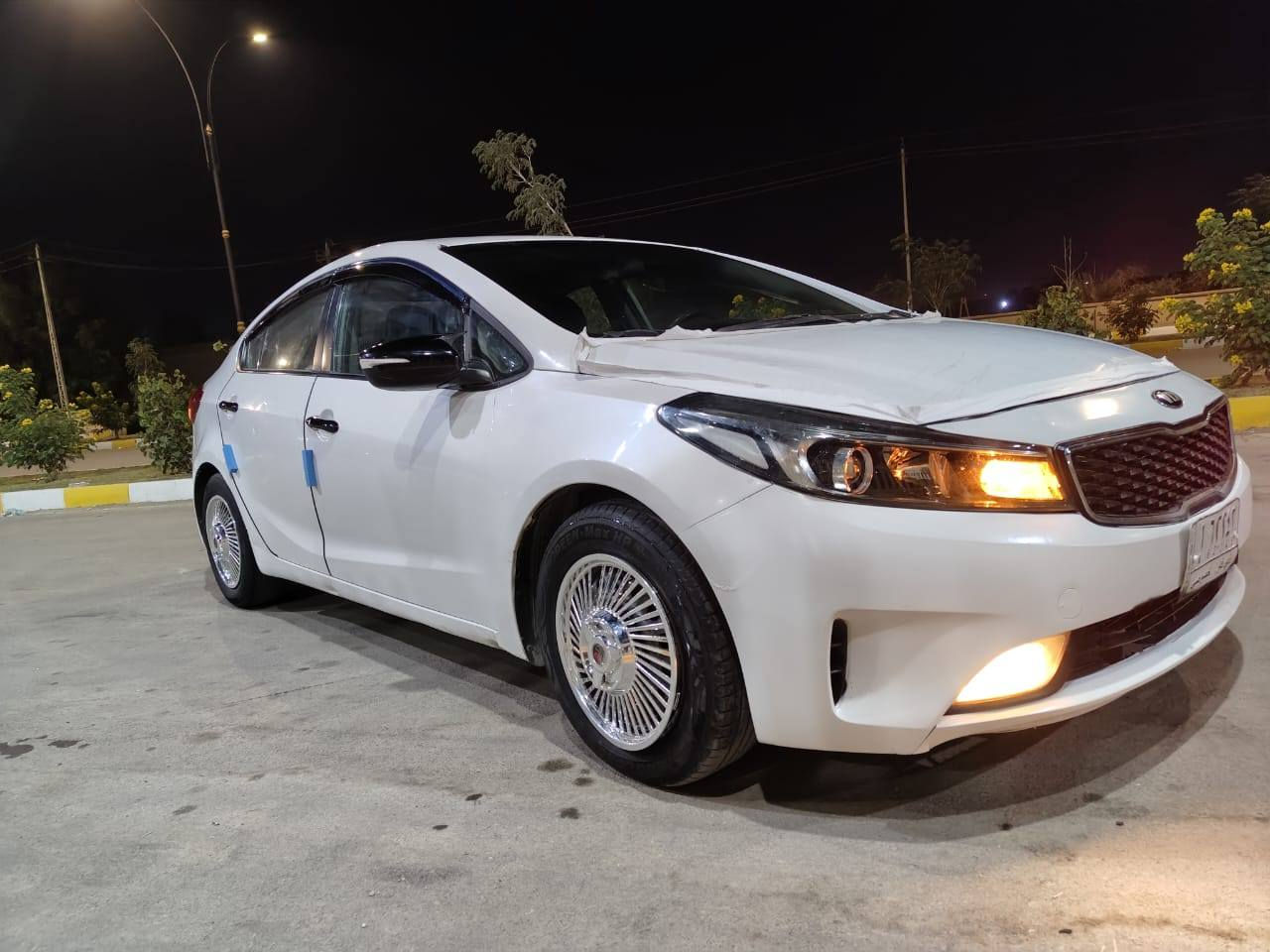 سلام عليكم
كيا فورتي للبيع  موديل 17 امريكي 
ضربته بالصور 
بدون تبديل ايرباك سليم بدون دواخل كله كفاله 
مكينه 2000 دوش كفاله من الفتح والتنقيص والتبخير 
كير 6 نمر 
صبغ باب وربع من البنيد 
ماشيه 168
السعر 119
مكاني ناصرية مركز 
***********
