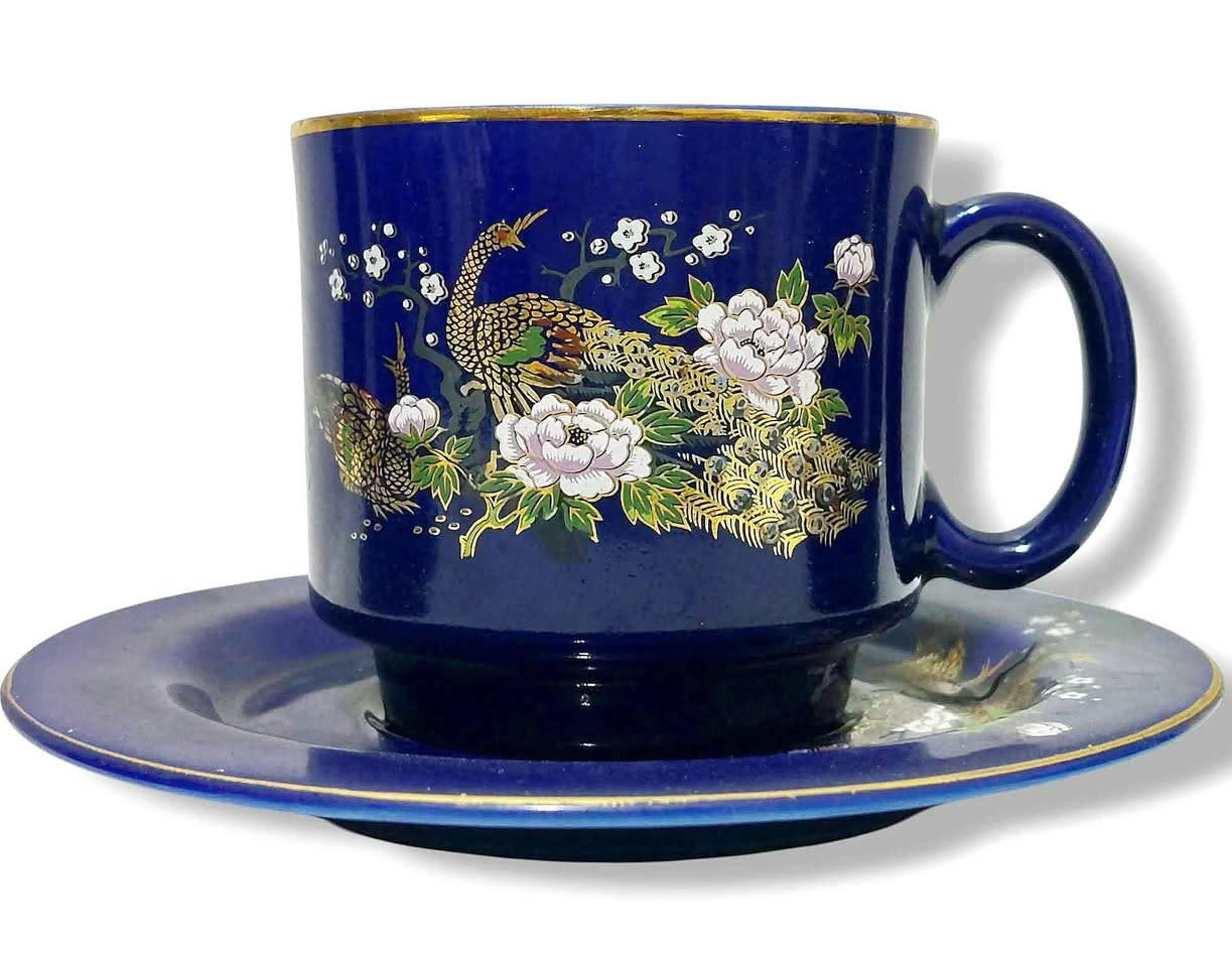 Vintage Japanese Tea & Coffee Set 
Cobalt Blue Porcelain 23 Pieces الاسكندرية, مصر


**إذا كنت صاحب هذا الإعلان وتريد حذفه لأي سبب، رجاءا أرسل رسالة إلى الدعم الفني**