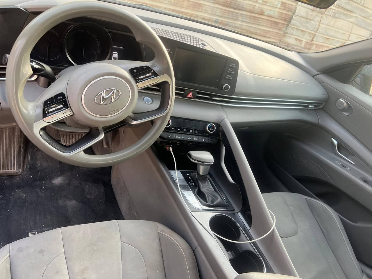 النترا 2022
هايبرد حادثها بنيد بدون دواخل بدون شاصي شطح 
ايرباك ستيرن 
مواصفاتها 
ثلاث انضمه قياده 
اوتو هولد 
رادار 
قياده ذاتيه تحديد مسار 
بصمه ابواب 
كامره خلفيه 
تدفئه كشنات 
بيها شخط بلباب خفيف ورصعه بلجنطه 
رقم بغداد بسمي 
سعر السياره 143 وبيها مال قليل 
مكاني بغداد 
***********
