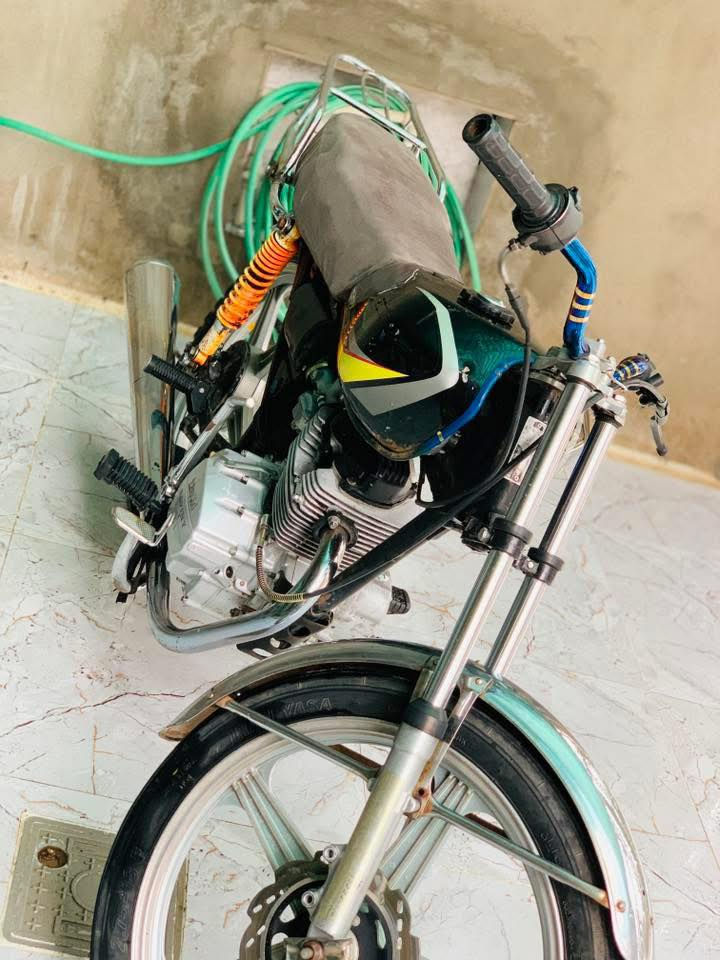 السلام عليكم للبيع سيفان
شغال شرط السعر 300 مع الصندوق 
عنوان دهوك 

***********
