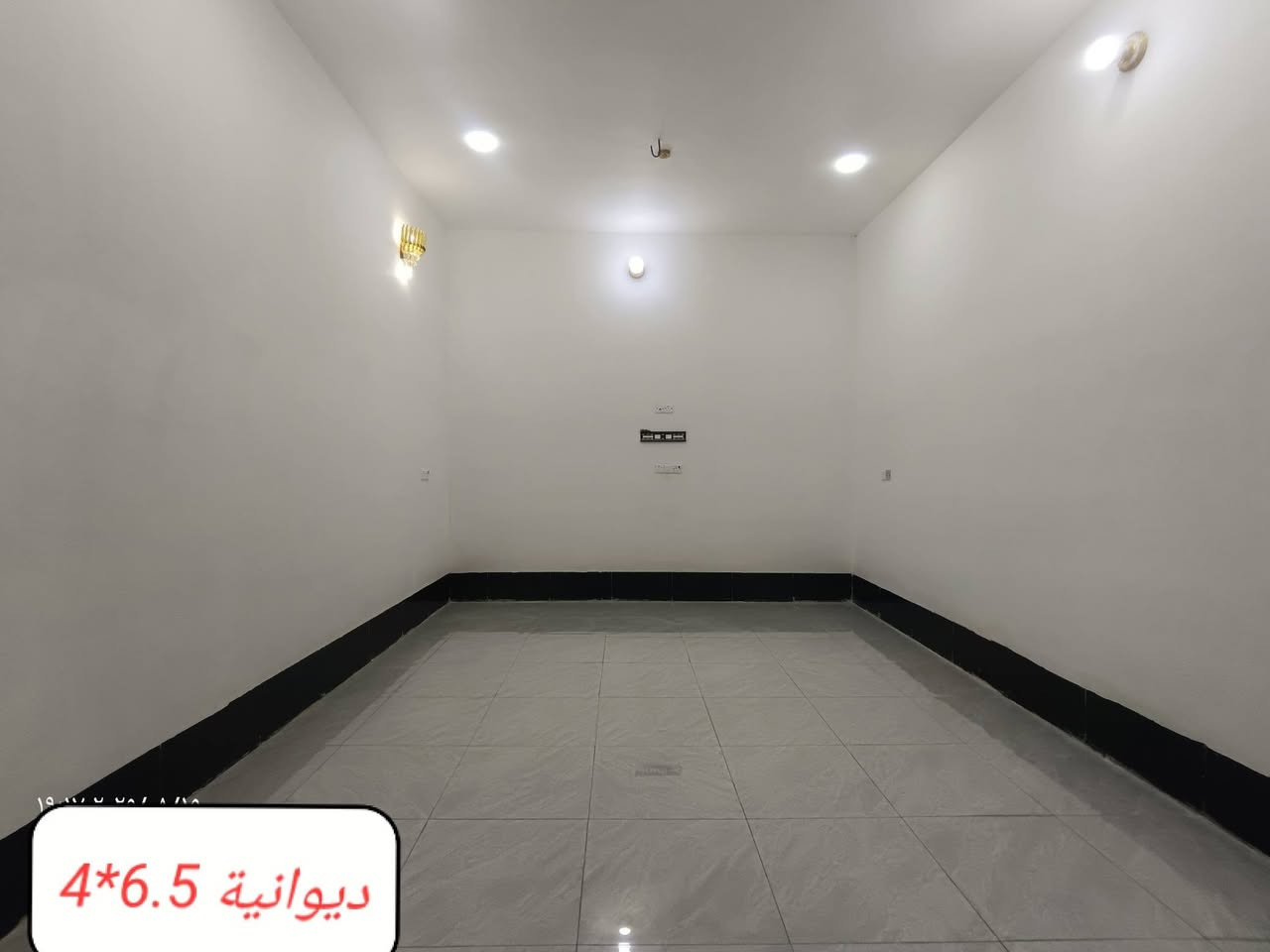 بلاششش مشتملين طبك للبيع 
مساحة المشتمل الواحد 150متر الابعاد 7.5*20
طابو صرف تحويل مباشر  باسمي 
بناء بلوك درجة أولى 
طابق واحد 
غرفة واحدة 4*5
صالة 7*4.5
ديوانية 6.5*4
مطبخ 3*5
حمام داخلي 
صحية داخلية وخارجية 
منور واسع 
فول سيراميك
 جدار و ارضية
بلاط بورسلين 
بناء 2025
مجاور  طريق السايدين الطوگ-مجمع حي المغرب قرب مكتب باسم للمولدات
السعر 110 وبيهن مجال 
للاستفسار الاتصال 
 على رقم صاحب العقار
***********  
بي واتساب
