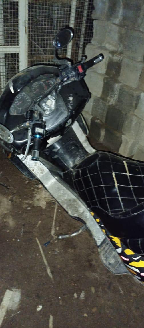 السلام عليكم عدي هاي فورزه متروكه صار هواي أورآق كامله فقط ما جاي تشتغل وما اعرف شبيهه على هل حطه ابيع عنوان ديالى سعديه الشط 
السعر ٦٠٠
***********واتساب
***********اتصا
