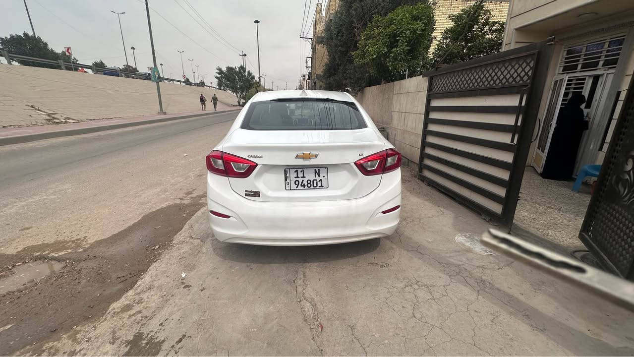 شوفرليت كروز 2019 سيارة وارد كندي سياره استخدامي شخصي رايدها ب95 وبيها مجال بسيط رقمها بغداد انكليزي مكاني السيدية سياره مصروف عليها هواي ومبدل بيها صدر وراديتر جديد علمود الصيف تبريد ثلج سياره والسياره شوفت عينكم نقصها بس دعامية تتبدل 
رقمي *********** بغداد, العراق
