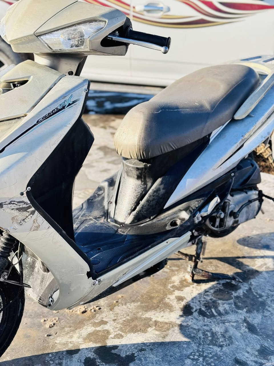 دراجة skinsللبيع     تخم تايرات جديد كهربائيات كامله سلف هندر للاستفسار اكثر التواصل ع الارقام التاليه*********** /***********
