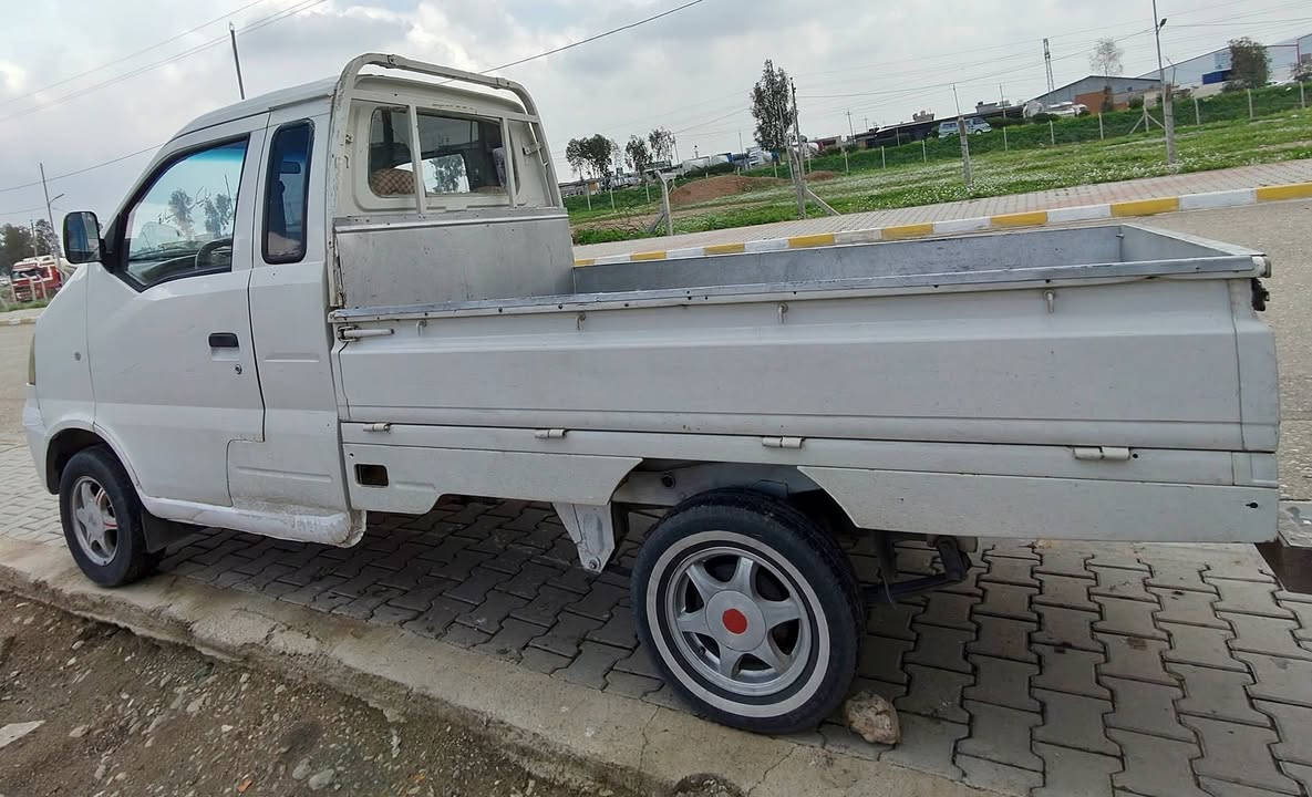 السلام عليكم هيفا 2012 محرك جديد بالصندوق كير صدر تايرات مابيهم عيب منفيس سيارة  بلادي مكاني داقوق 
 سعر 28 وبيها مجال الشراي  يتصل ***********
