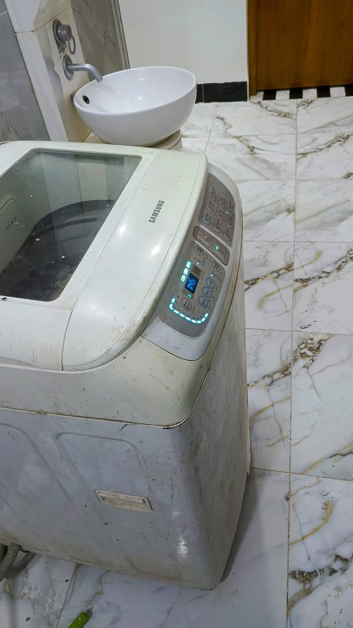 غسالة للبيع شغالة اتصال على رقم الهاتف واتساب او مراسلة على خاص ***********
