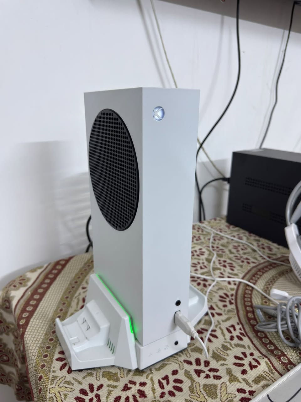 اكس بوكس سيريس اس جهاز استخدام 3 اشهر وبسيط جدا نضافة 100%
السعر 450 الف فقط الجهاز  
وعندي ويا غراض  قاعدة الاكس بوكس وشاحنة يدات ومروحة لجهاز بنفس وقت سماعة كيمنك محيطية ماوس اصلي كيبورد الوان وصله كيبورد وماوس ويوبيس 3000 
طبعا بس هذني الغراض ماخذهن 190  

السعر الكلي كلهن سويه كاملات ( 580 ) الف  قفل ومحد يلكى هيج نضافه وهيج سعر وغراض ويا 
مع العلم شوف سعر جديد وشوف سعري وشوف الغراض ناطيكياهن اذا تشتريهن شوف شكد حيصير عليك اذا مو ٧٥٠ وفوك

مكاني الكاضمية بغداد
***********
