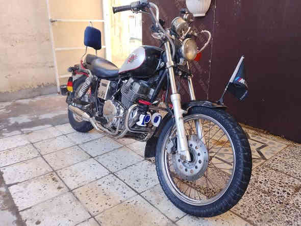 السلام عليكم شباب دراجة هارلي ريبل اللبيع
دراجة خير من الله ما ناقصهة شي جاهزة كهربائيات شغالة نكرة سلف بكل وقت  اوراق كاملة مكان بغداد  السعر 950وبيهة مجال   تواصل بي واتساب ***********📞ومتواجد عل فيس العلم الدراجة  بيهة صوت تفيلس قليللل
