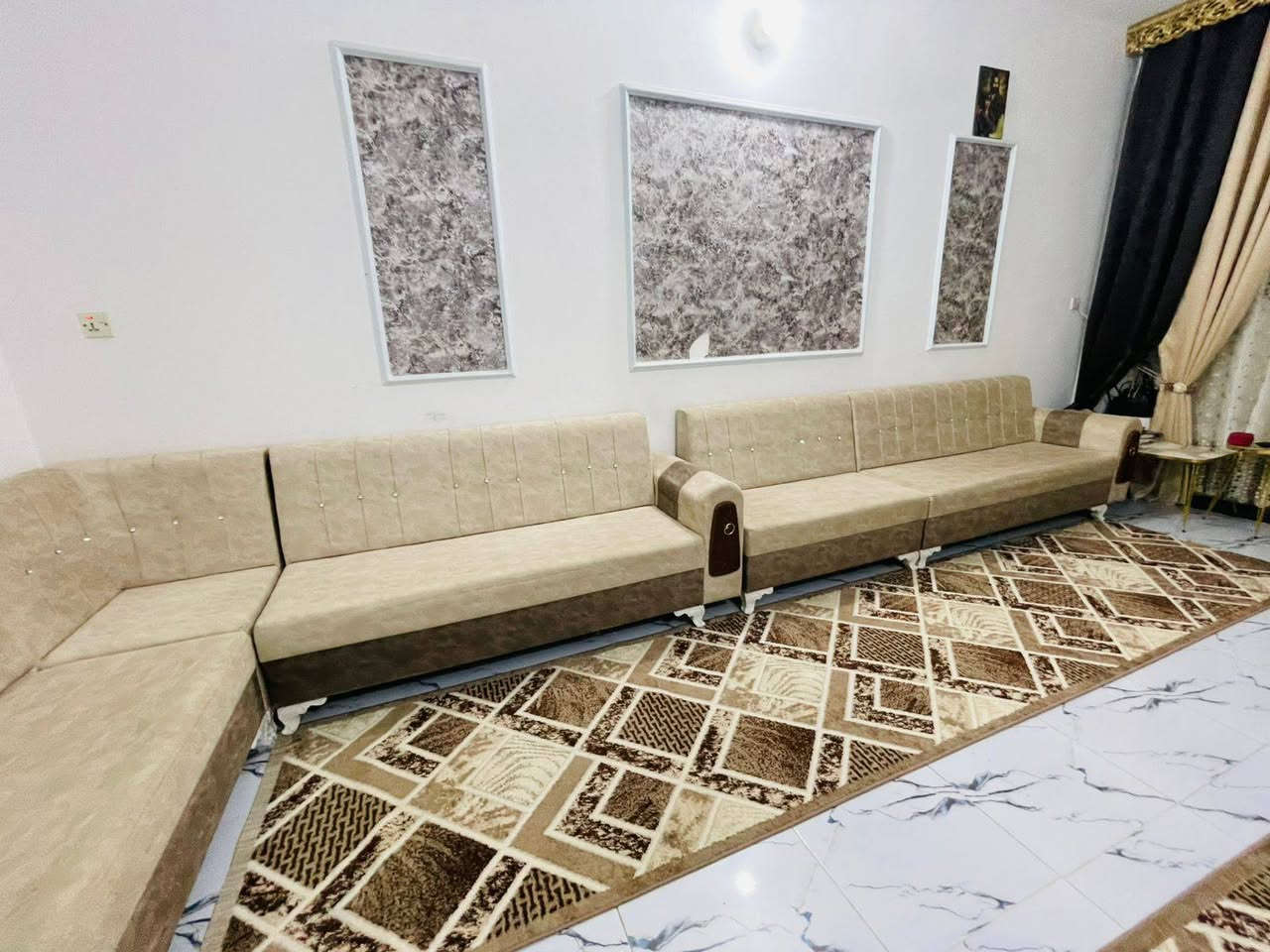 700 وبي مجال نضيف ومحد كاعد عليه
الرقم ***********
. 
واتساب +964 786 966 4312
