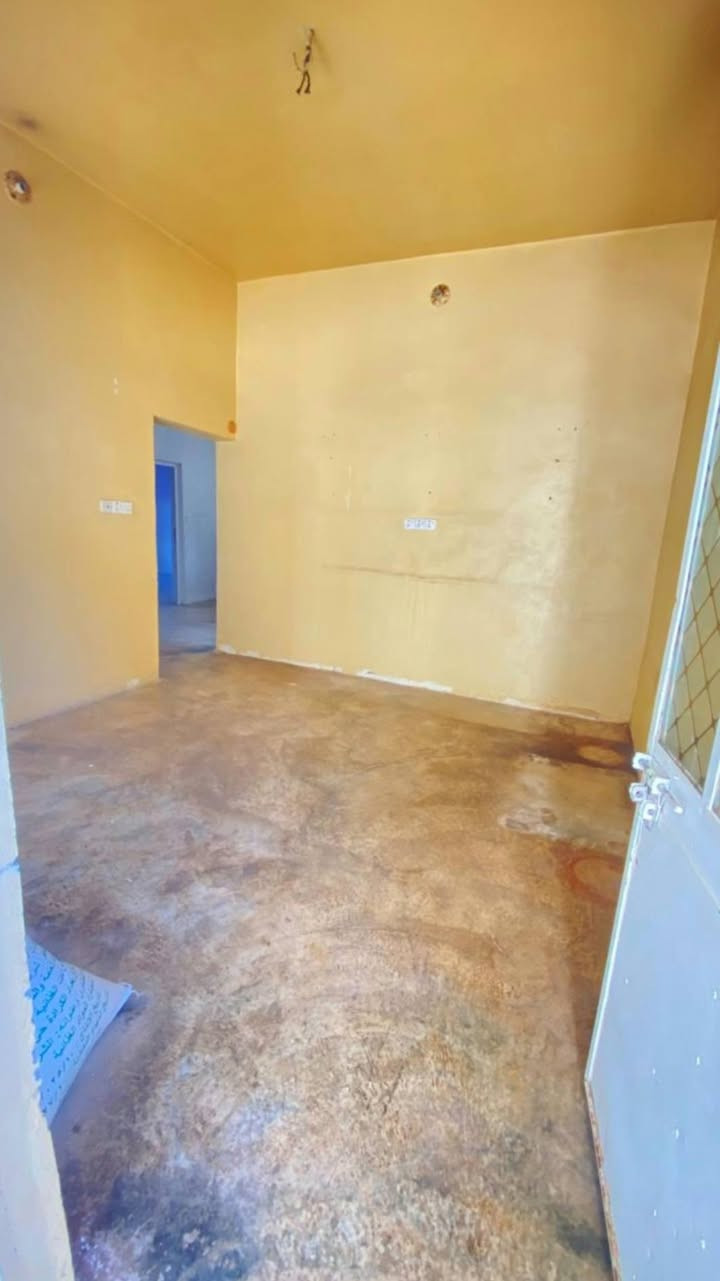 #للبيع دار سكن للبيع
#الموقع الاحمر مقابل شارع المقداد

#نوع العقار  عقد زراعي 

#المساحة 175 م 

# البيت طابق واحد مكون من .استقبال . صالة .  2غرف نوم . مطبخ   
#السعر 
لمعرفة السعر الاتصال على الرقم ***********
