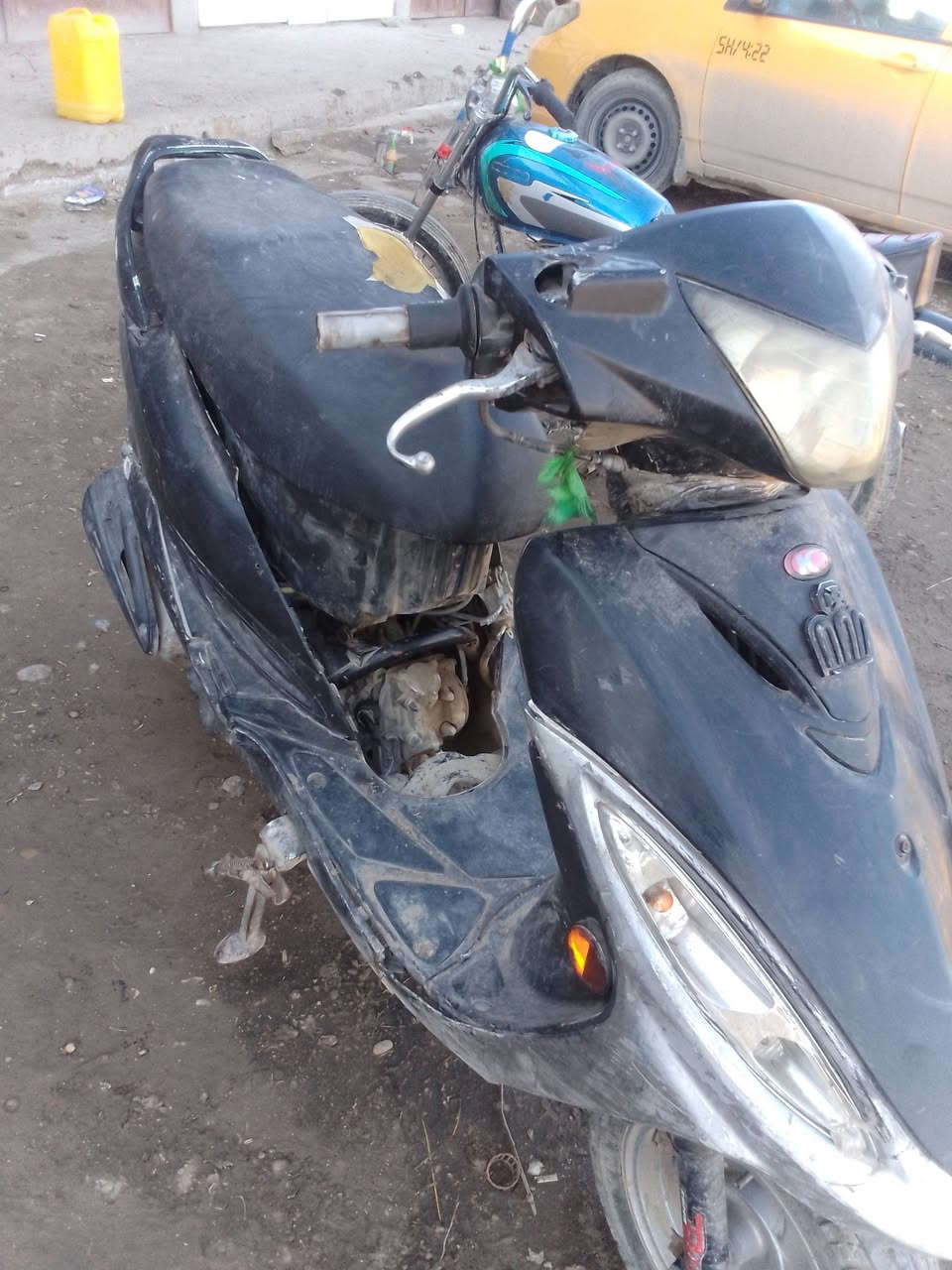 السلام عليكم دراجه للبيع طافيه يراد لها تجفيت السعر 100  /  ***********
