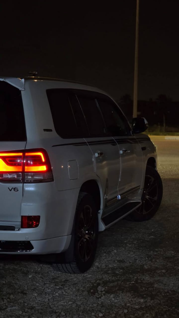 السلام عليكم بيع اومراوس محتاج فرق لاندكروزر gxr موديل 2016 رقم سليمانية باسمي السيارة بلادية فقط تحديث دعاميات والويل كب موديل 21 كير محرك حدادية تبريد كهربائيات كلا وضع شركة ماشية 180 الف حقيقي شرط الفحص متواجدة في بابل حي الطيارة للاستفسار *********** متواجد واتساب
