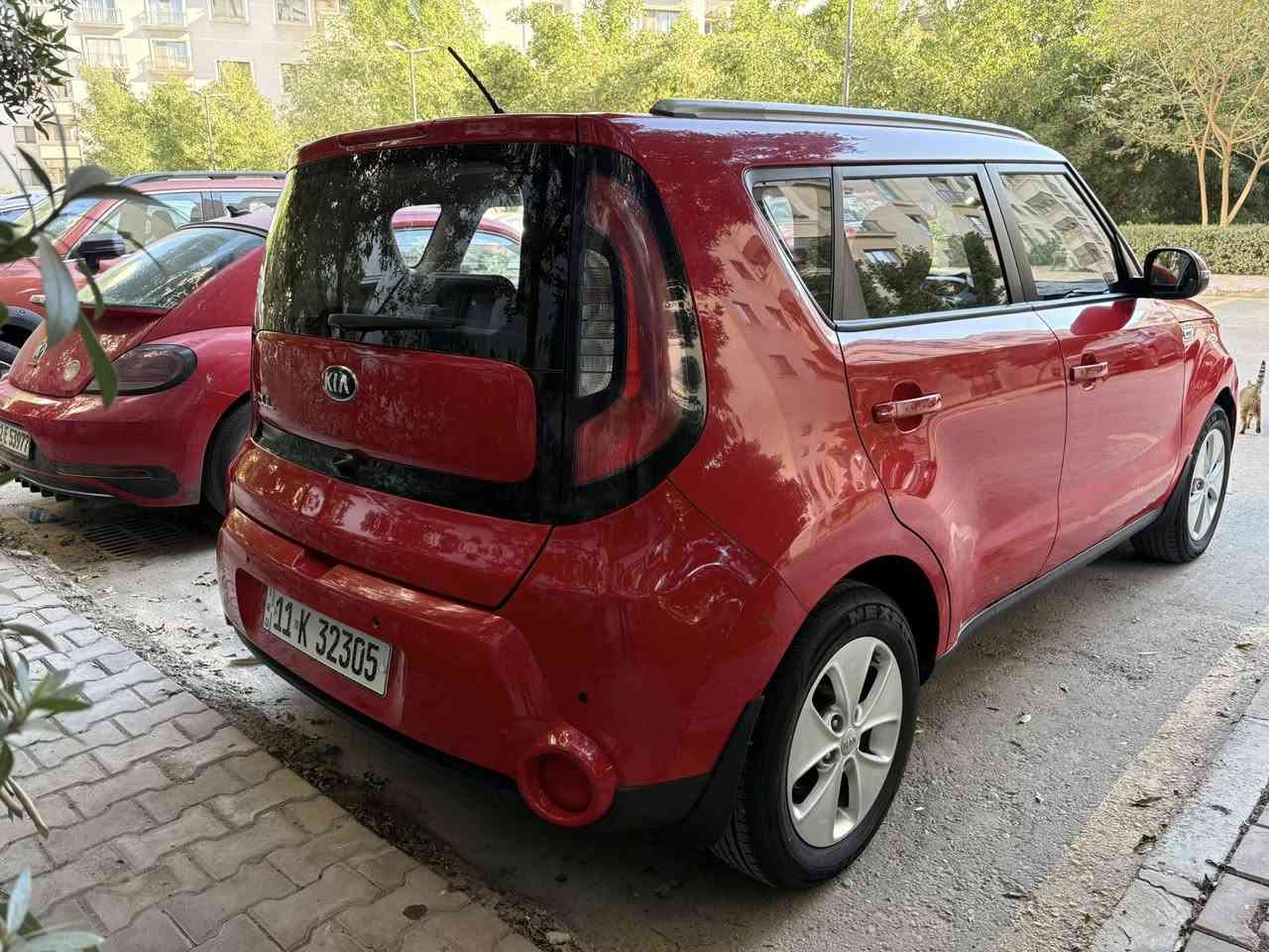 كيا صول خليجي 15بدون صبغ بدون نقص ماشيه 66 ألف كيلو العنوان حي العدل السعر 12700$
***********
